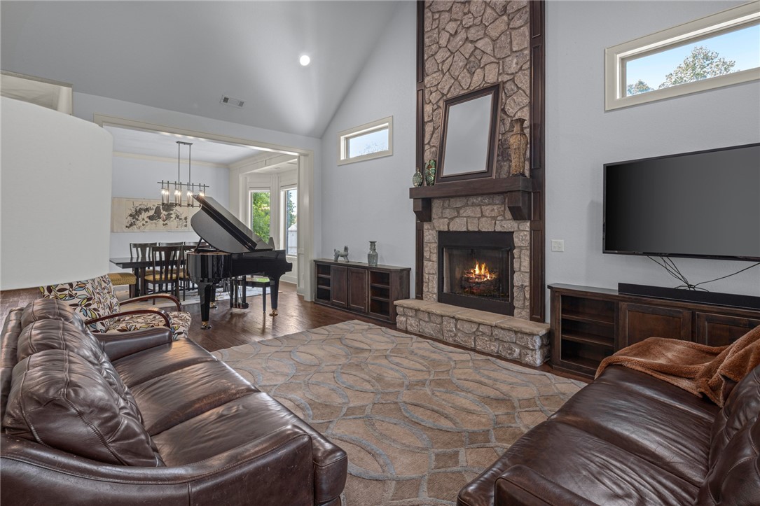 7009 W Inglewood Drive