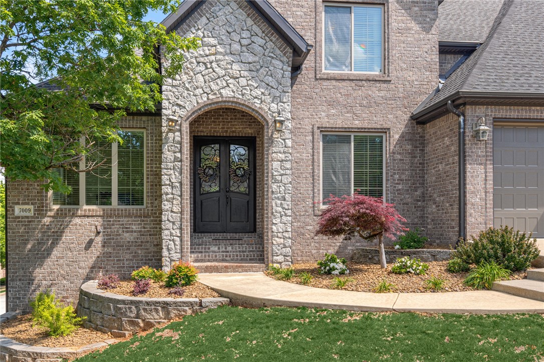 7009 W Inglewood Drive