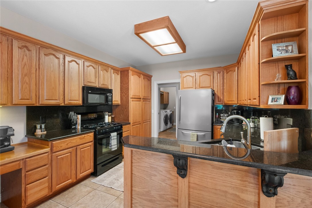 8200 Titleist Circle