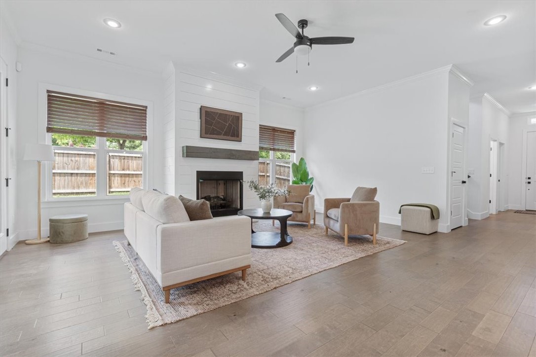 2195 Woodlark Lane