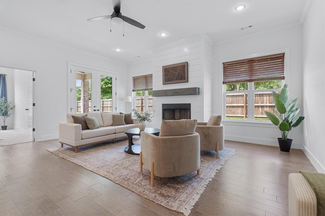 2195 Woodlark Lane