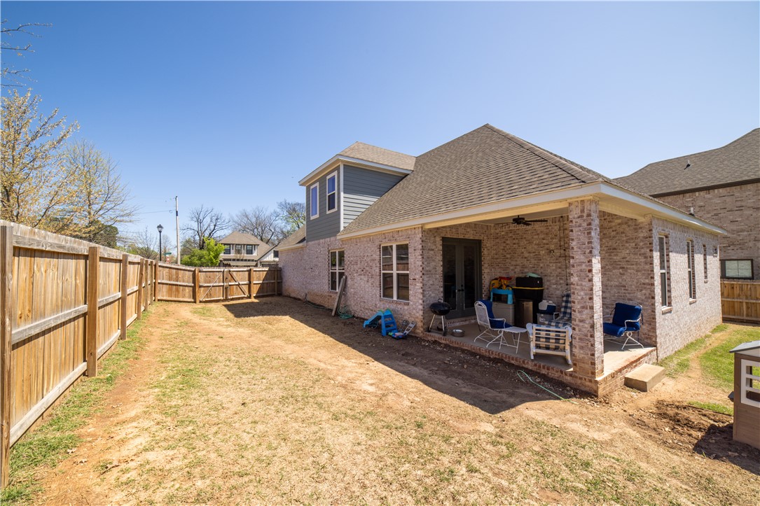 2195 Woodlark Lane