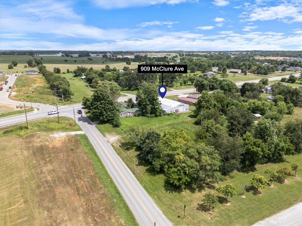 909 McClure Avenue