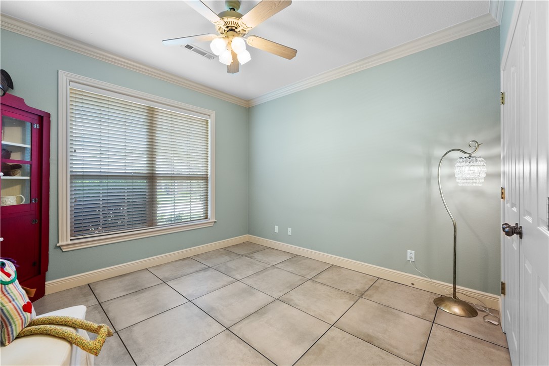 1932 N Hartford Drive