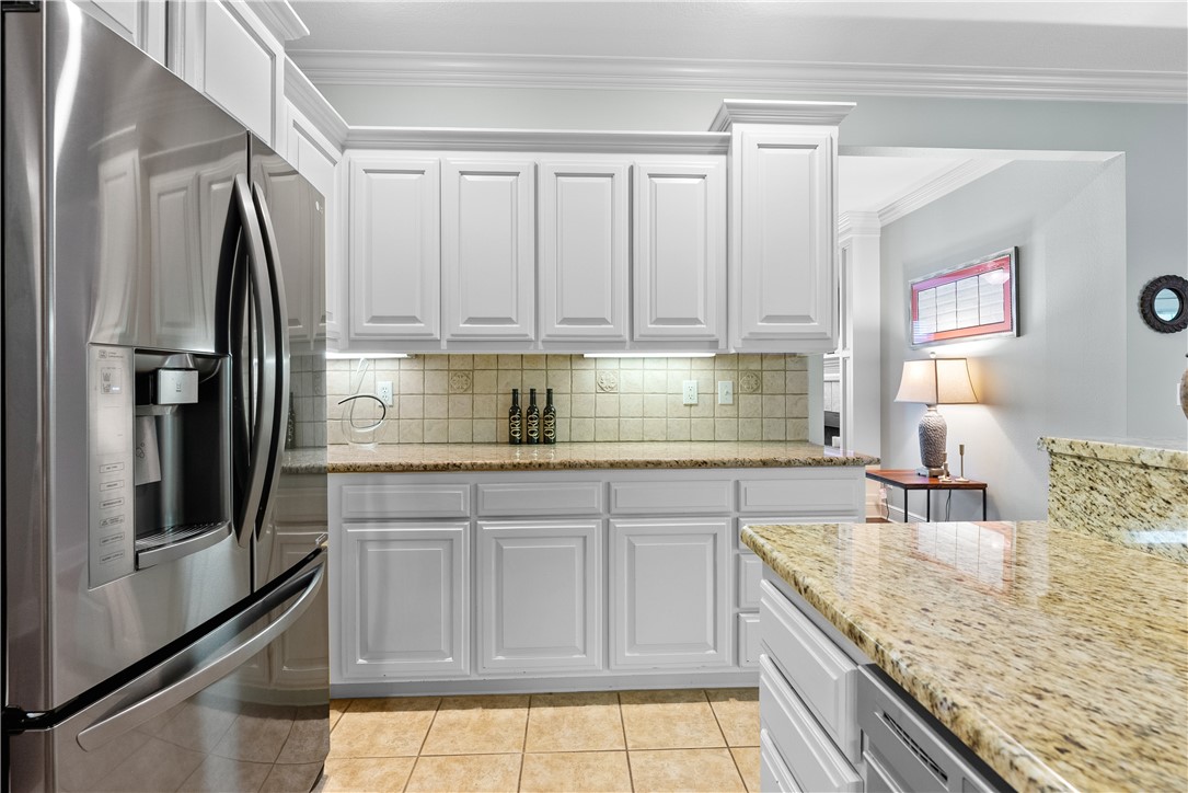 1932 N Hartford Drive