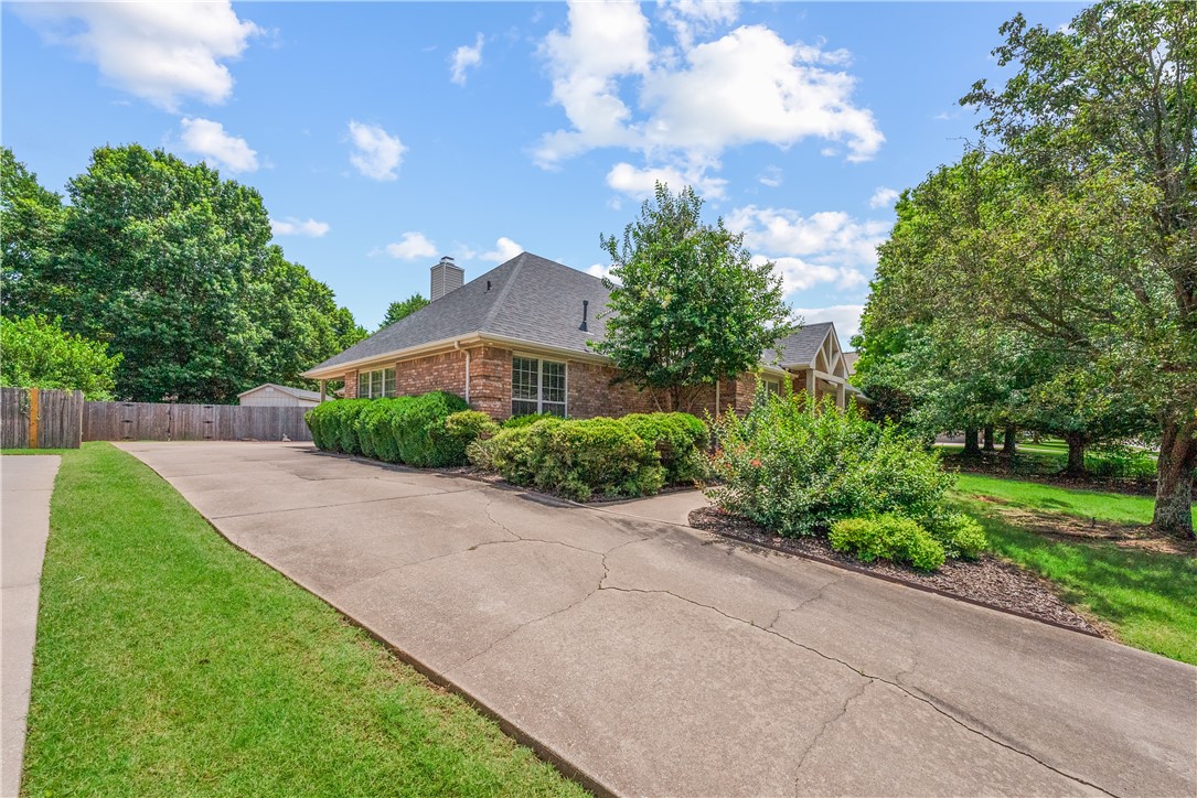 1932 N Hartford Drive