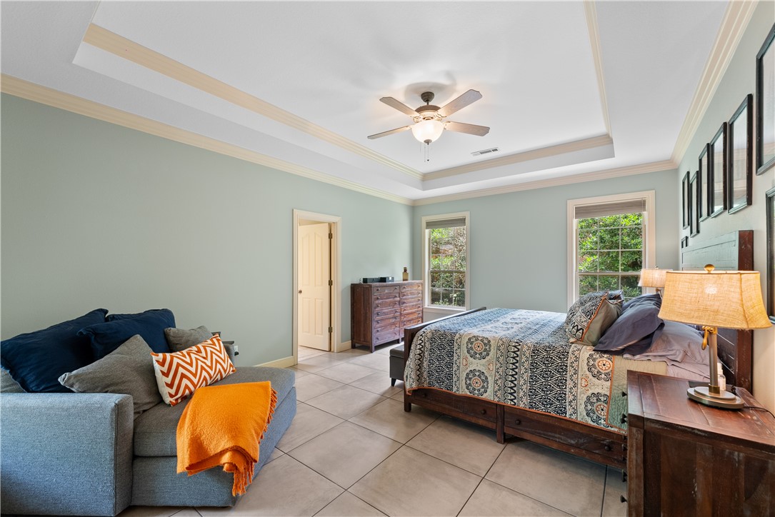 1932 N Hartford Drive