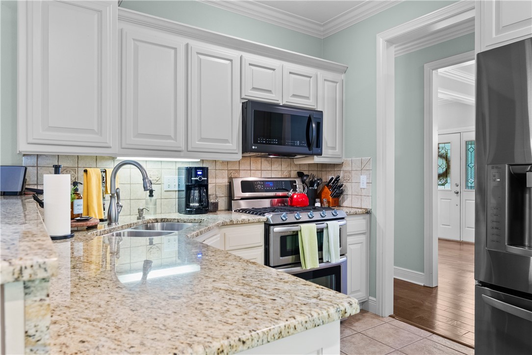 1932 N Hartford Drive