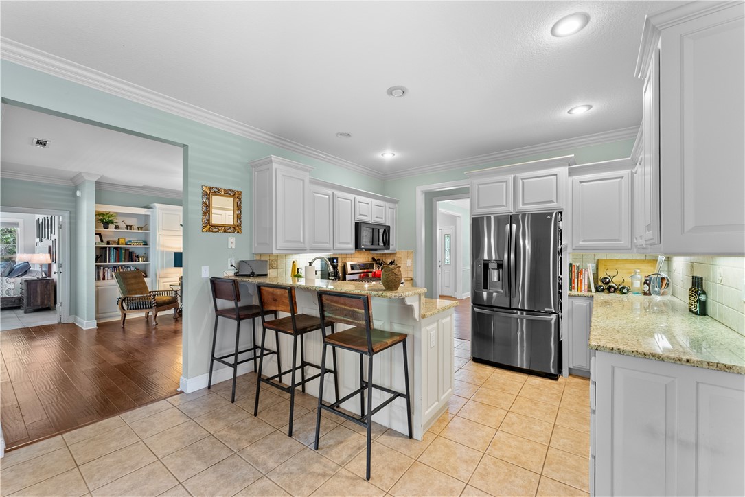 1932 N Hartford Drive