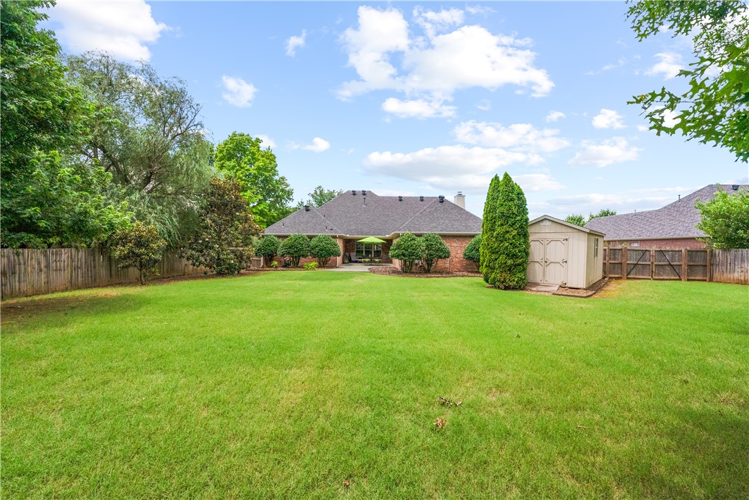 1932 N Hartford Drive