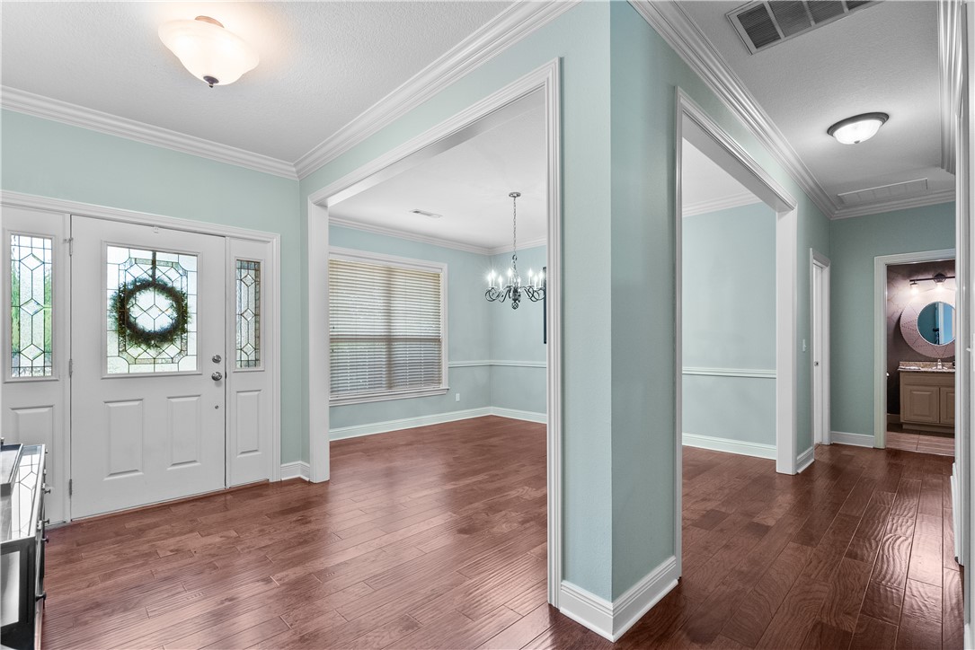 1932 N Hartford Drive