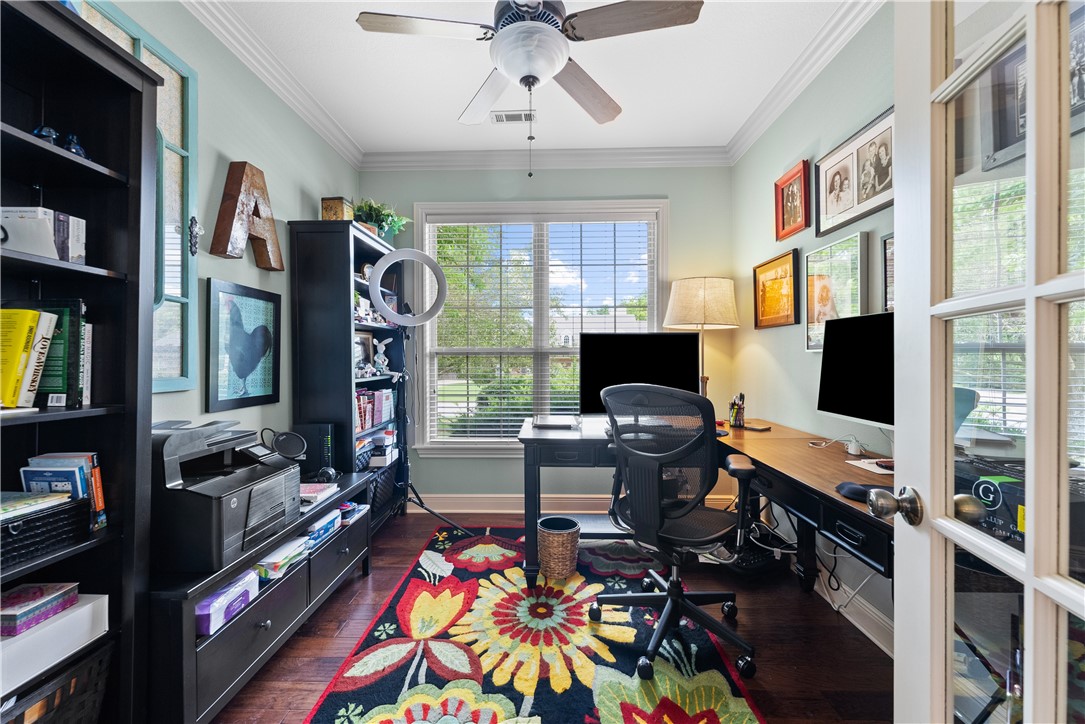 1932 N Hartford Drive