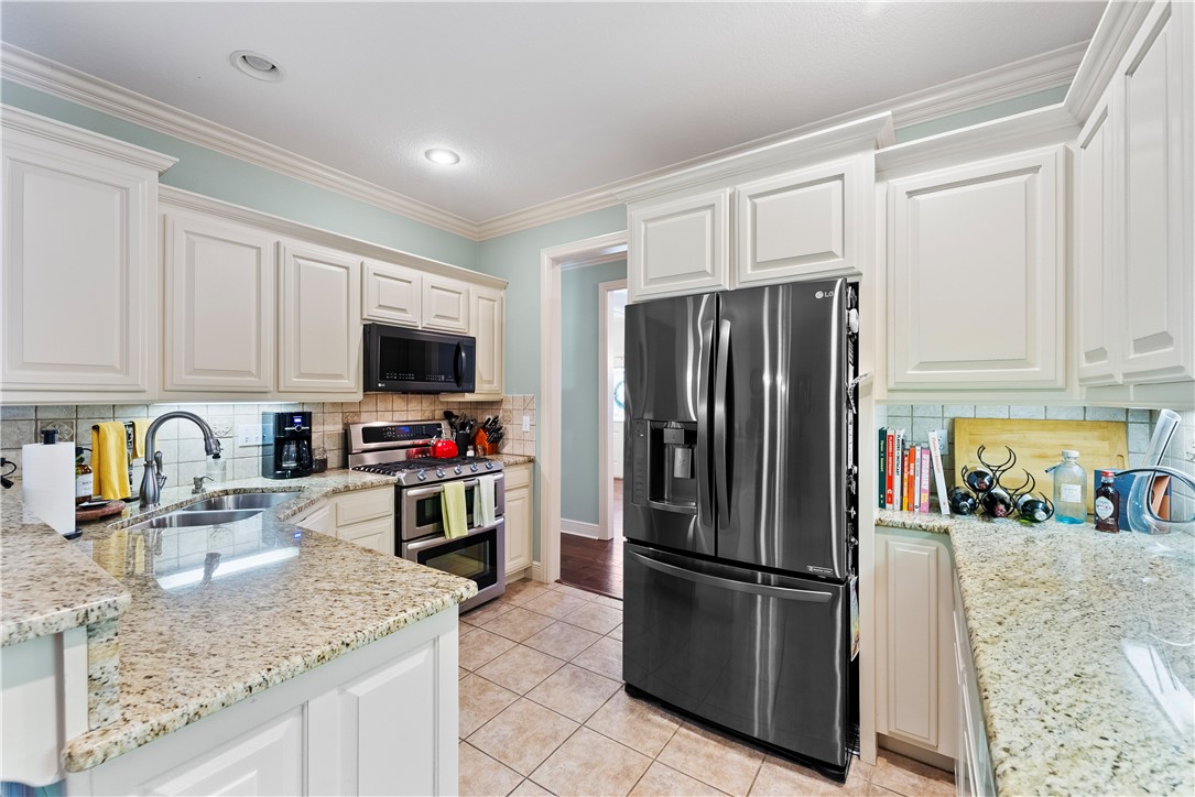 1932 N Hartford Drive