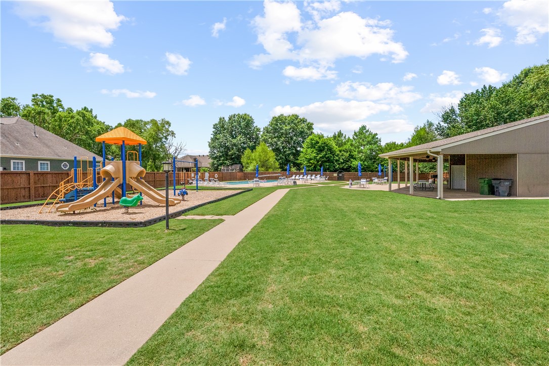 1932 N Hartford Drive