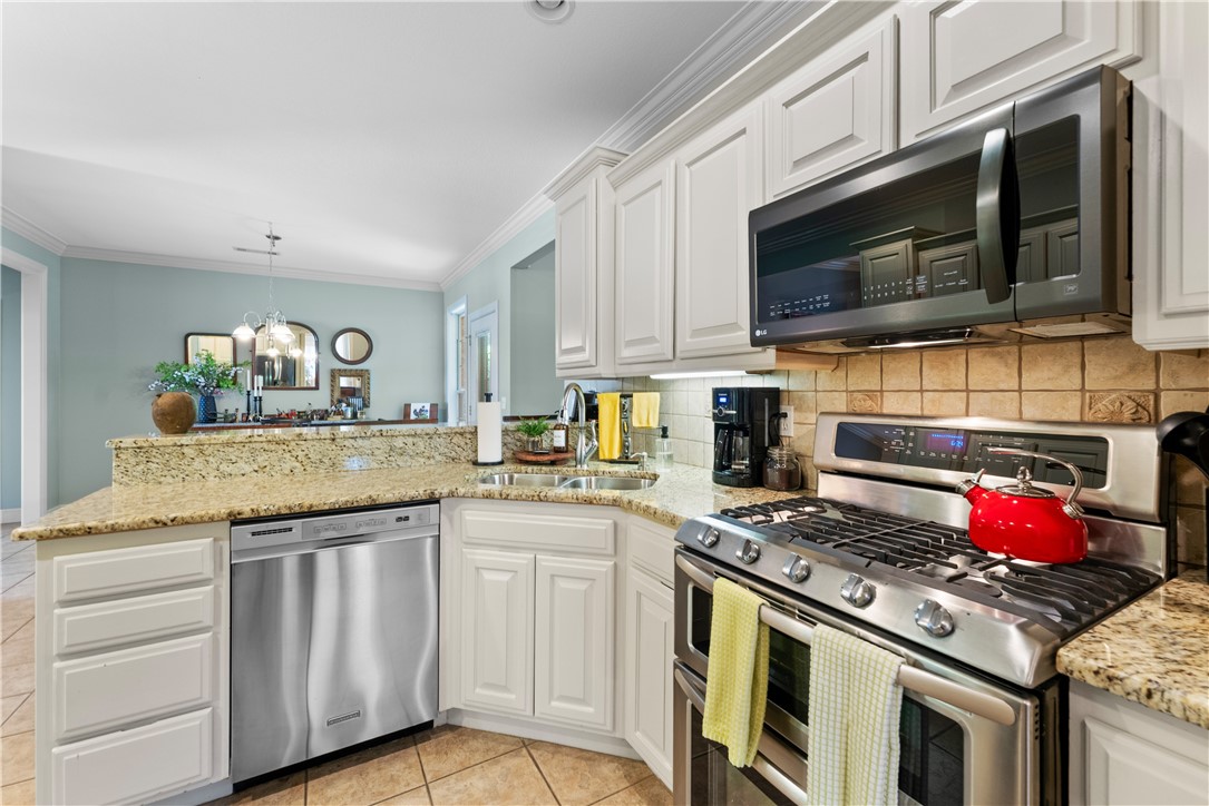 1932 N Hartford Drive