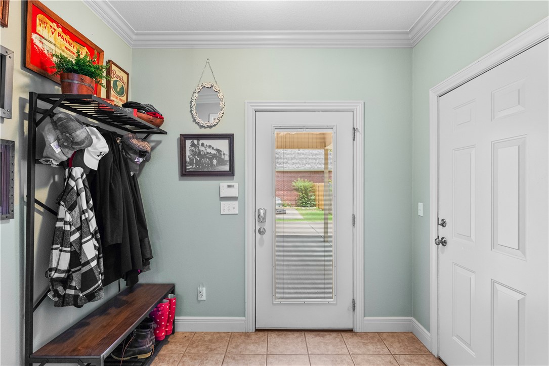 1932 N Hartford Drive