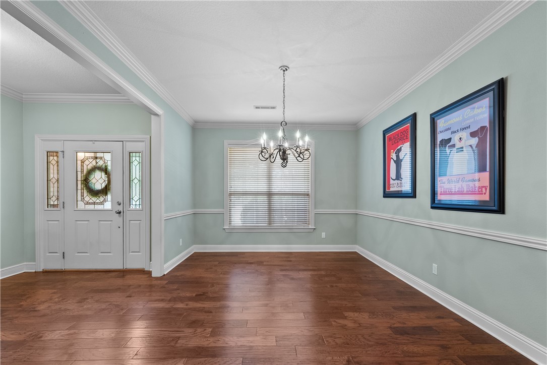 1932 N Hartford Drive