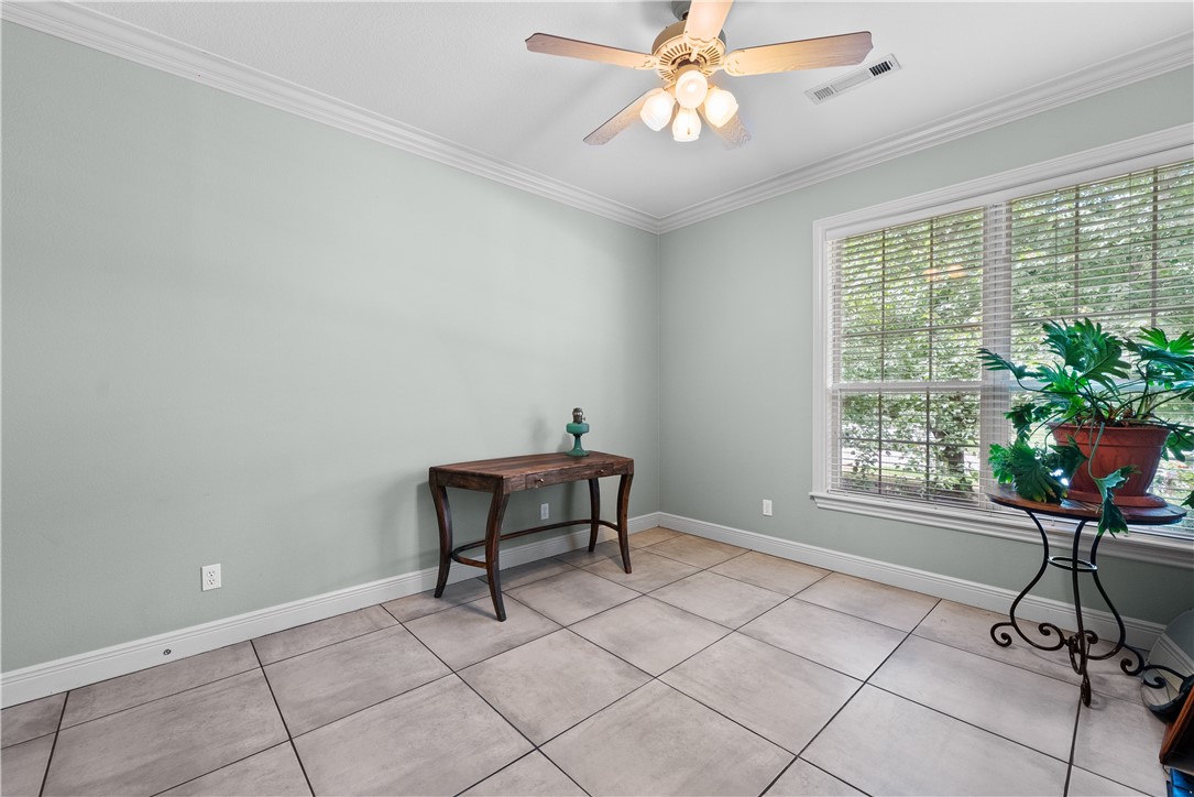 1932 N Hartford Drive