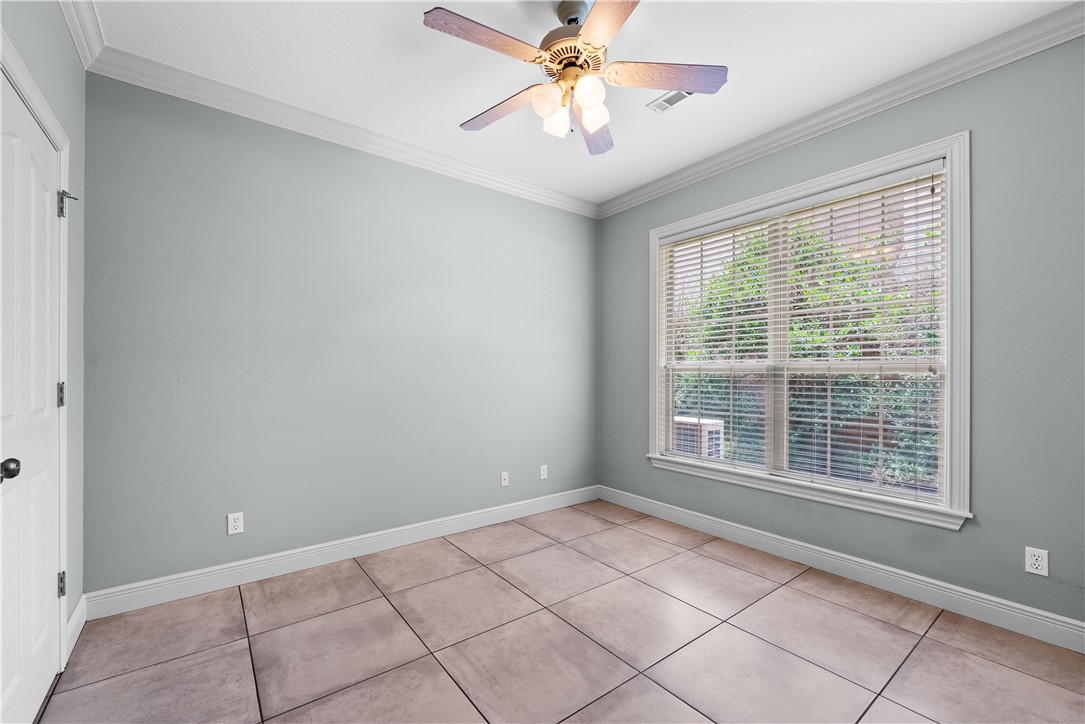 1932 N Hartford Drive