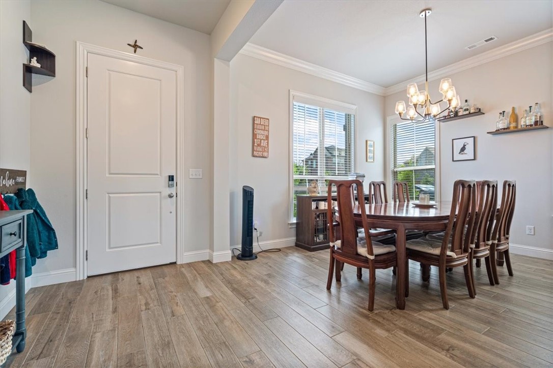 3820 W Violet Street