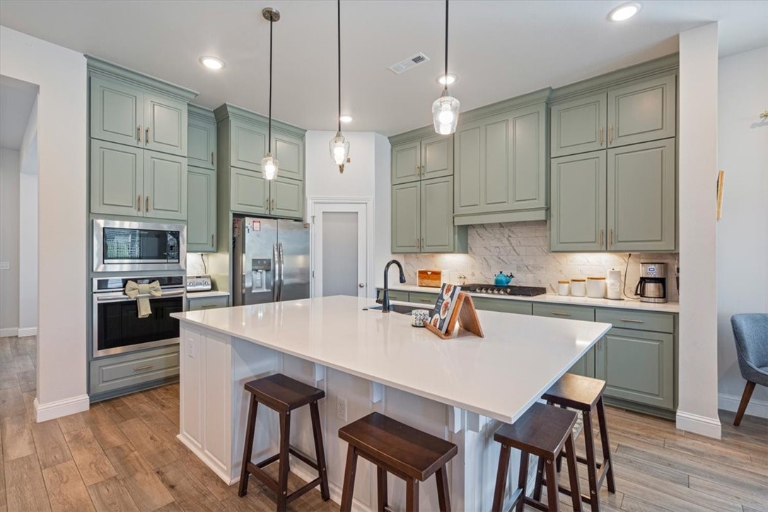 3820 W Violet Street