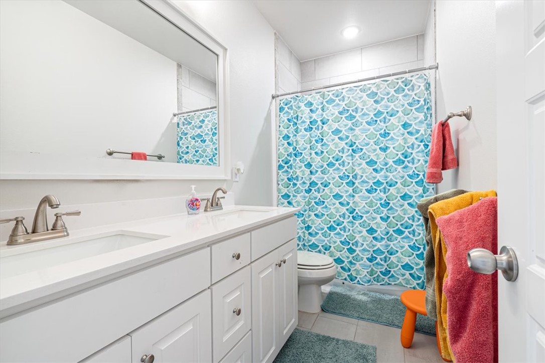 3820 W Violet Street