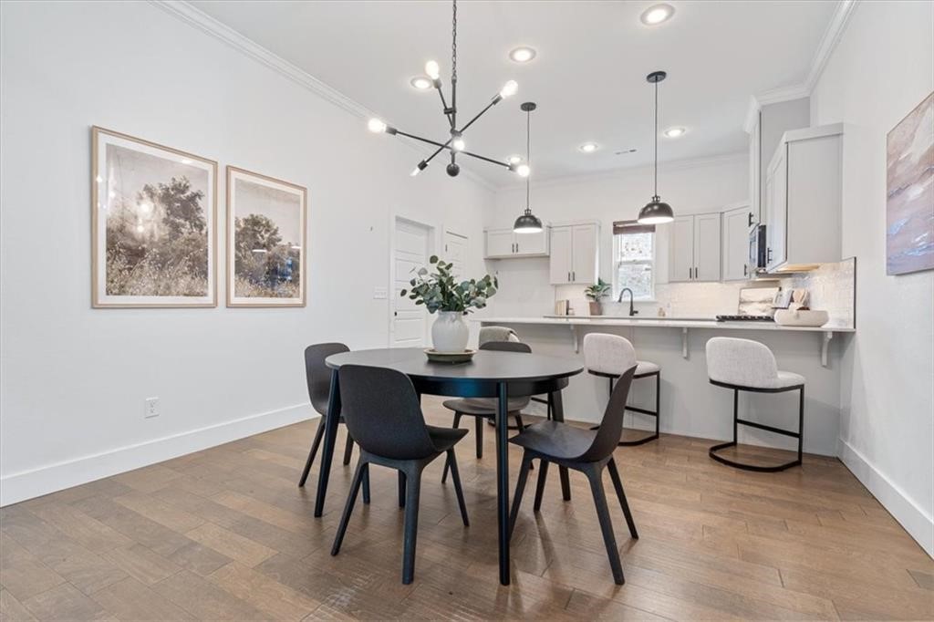 2195 Woodlark Lane