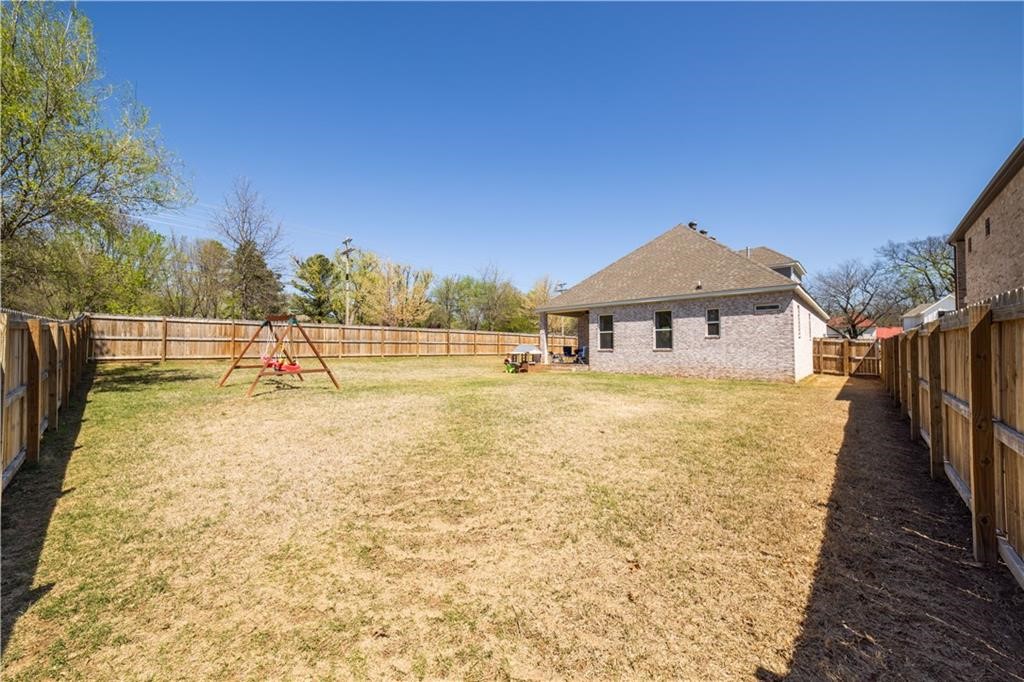2195 Woodlark Lane