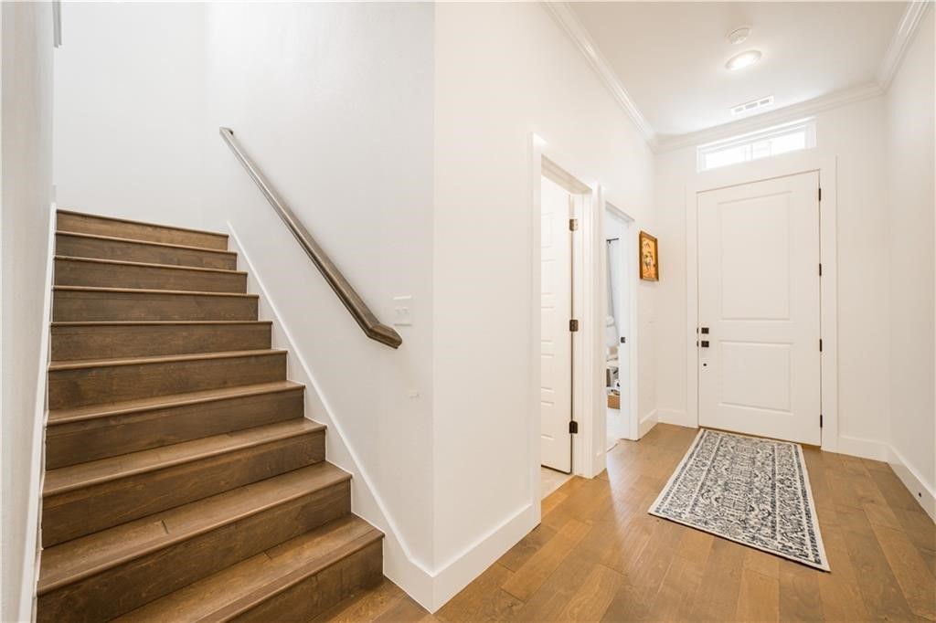 2195 Woodlark Lane