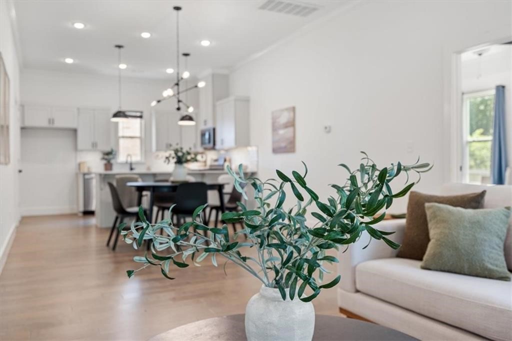 2195 Woodlark Lane