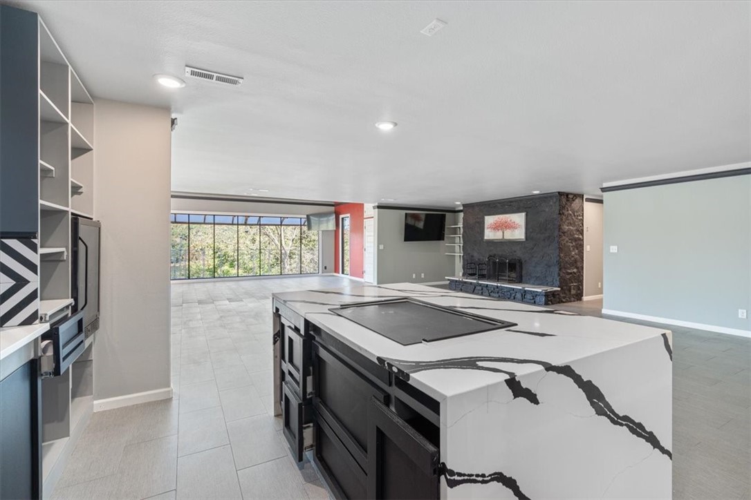 23513 Lakeview Terrace