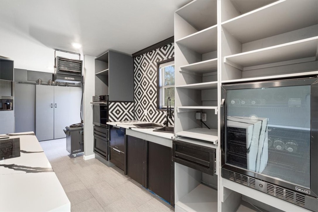 23513 Lakeview Terrace