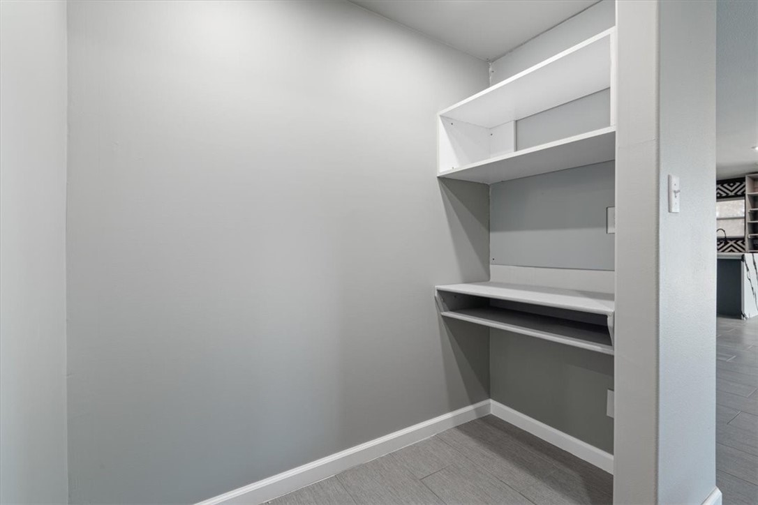 23513 Lakeview Terrace