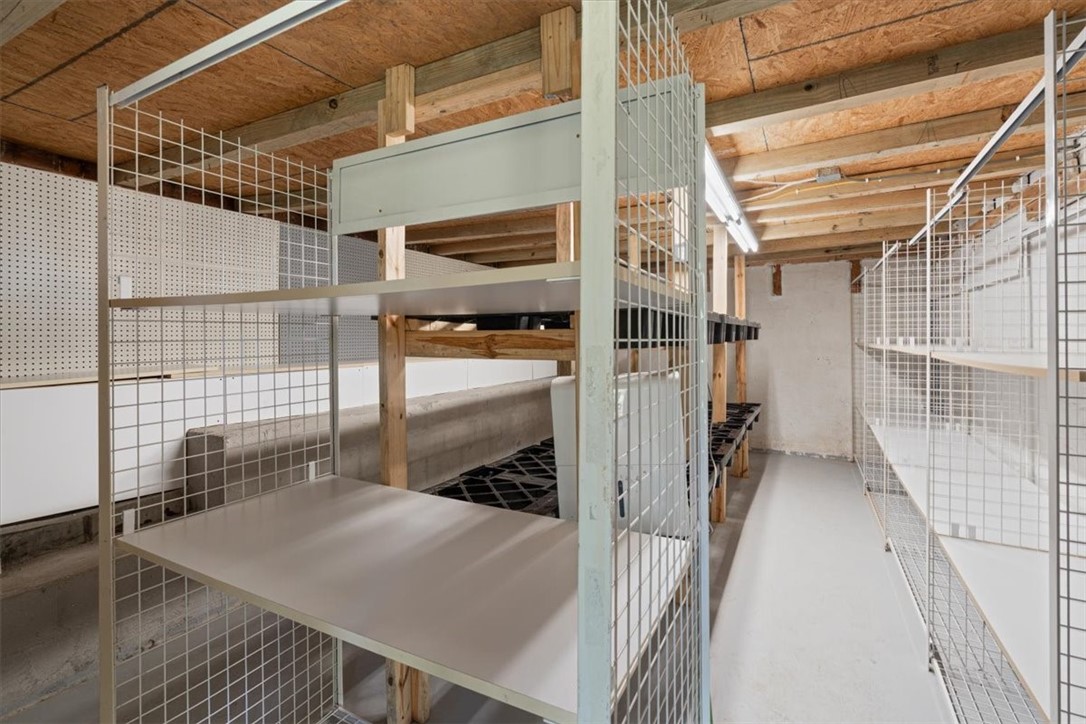 23513 Lakeview Terrace