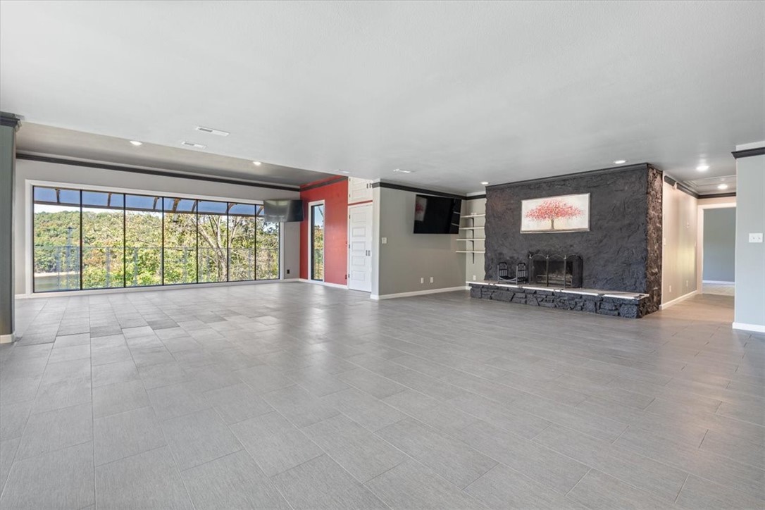 23513 Lakeview Terrace