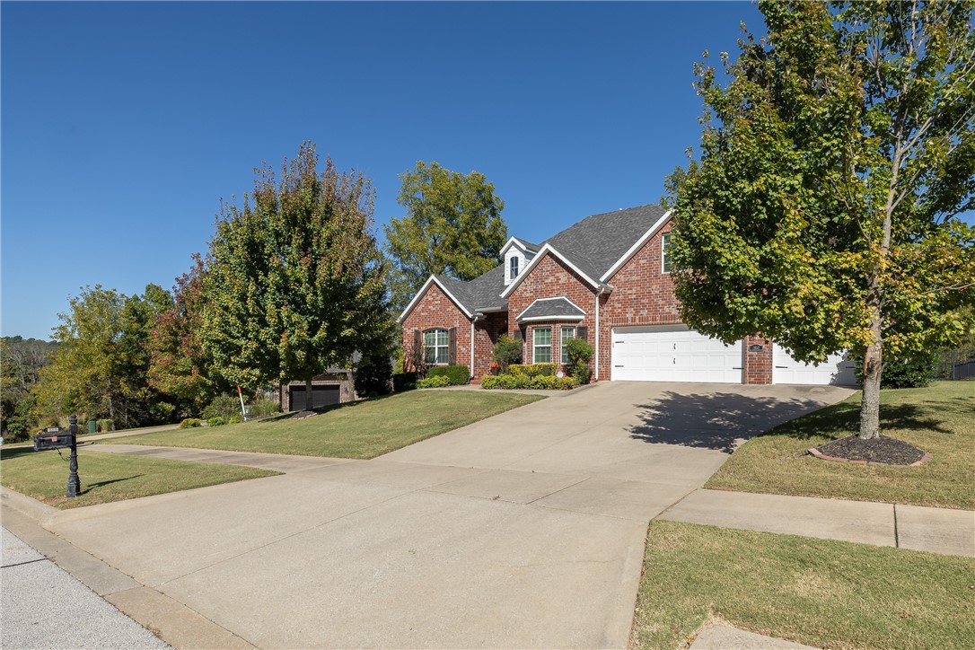 2852 E Stone Mountain Drive