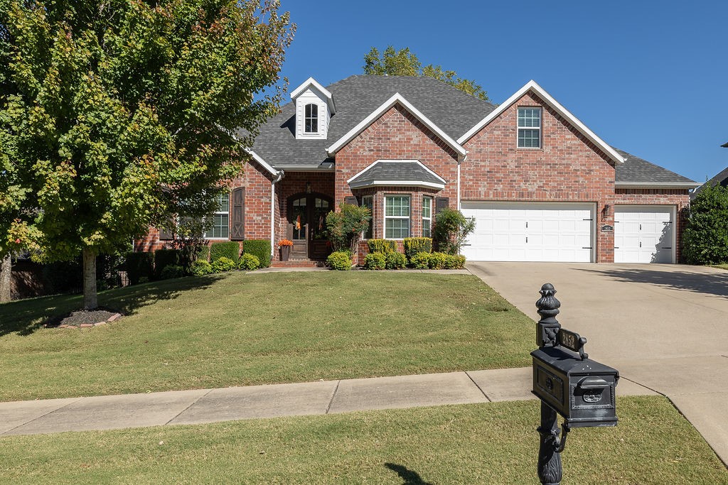 2852 E Stone Mountain Drive