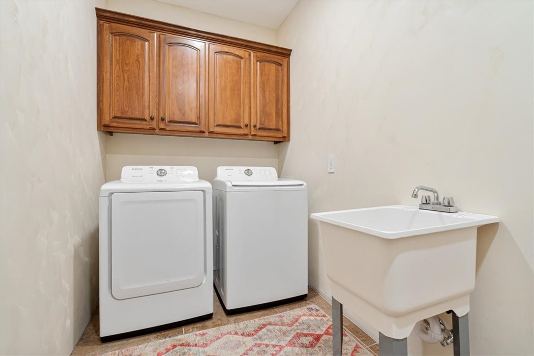 1819 S Cherry Hills Drive