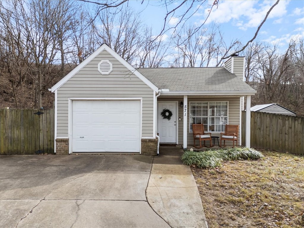 571 E Evergreen Lane