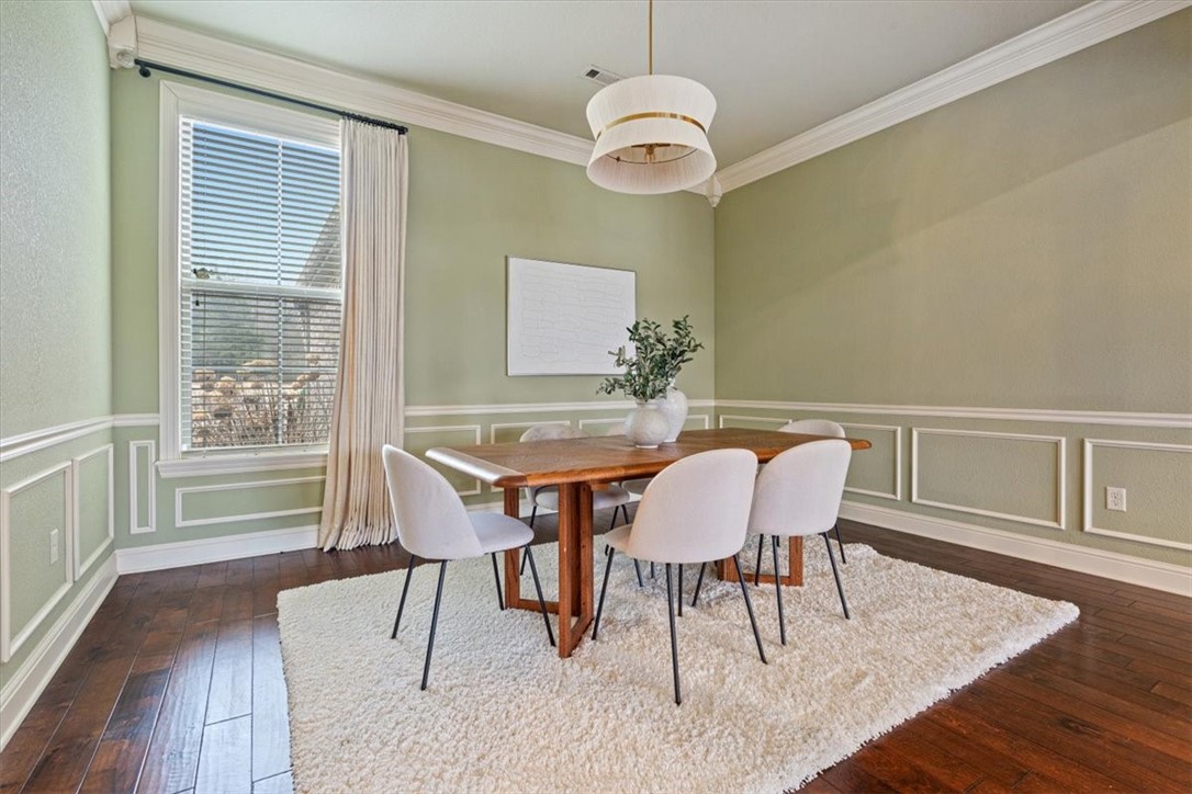 3693 N Dupont Avenue