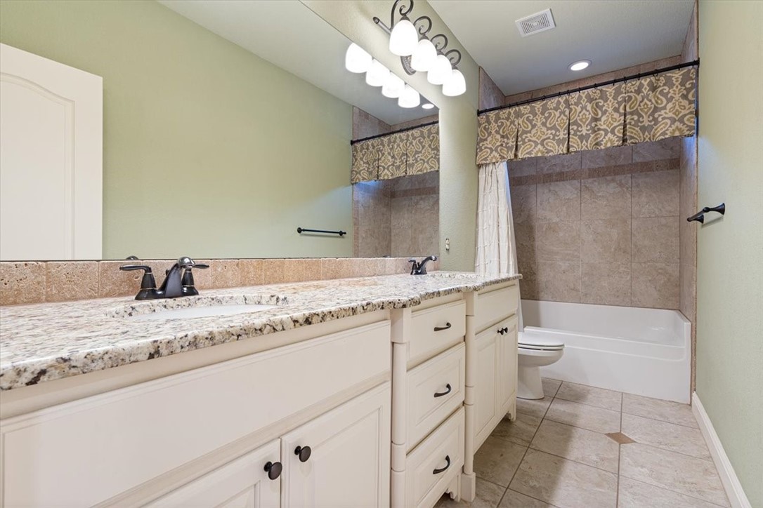 3693 N Dupont Avenue