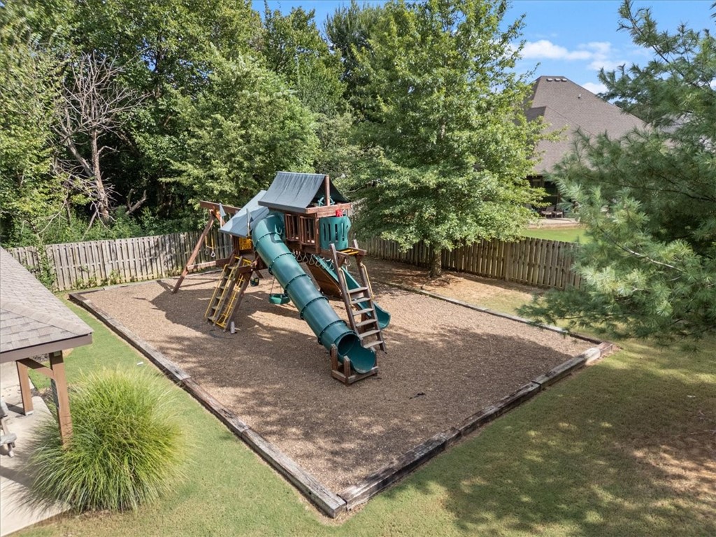 3693 N Dupont Avenue