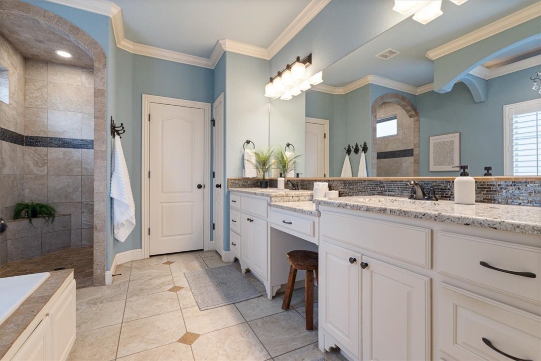 3693 N Dupont Avenue