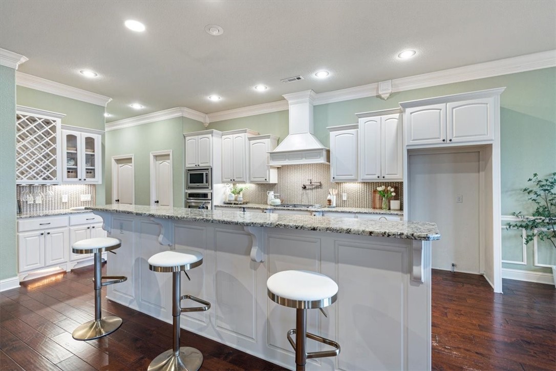 3693 N Dupont Avenue