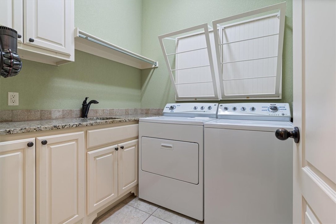 3693 N Dupont Avenue