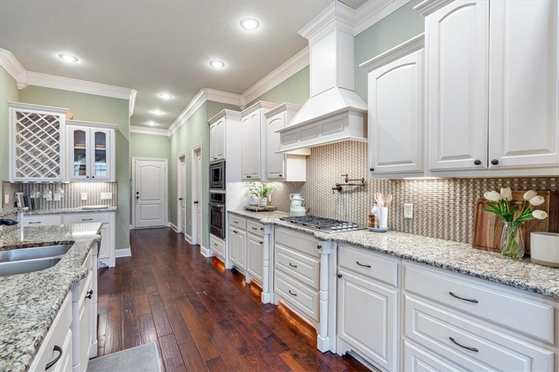 3693 N Dupont Avenue