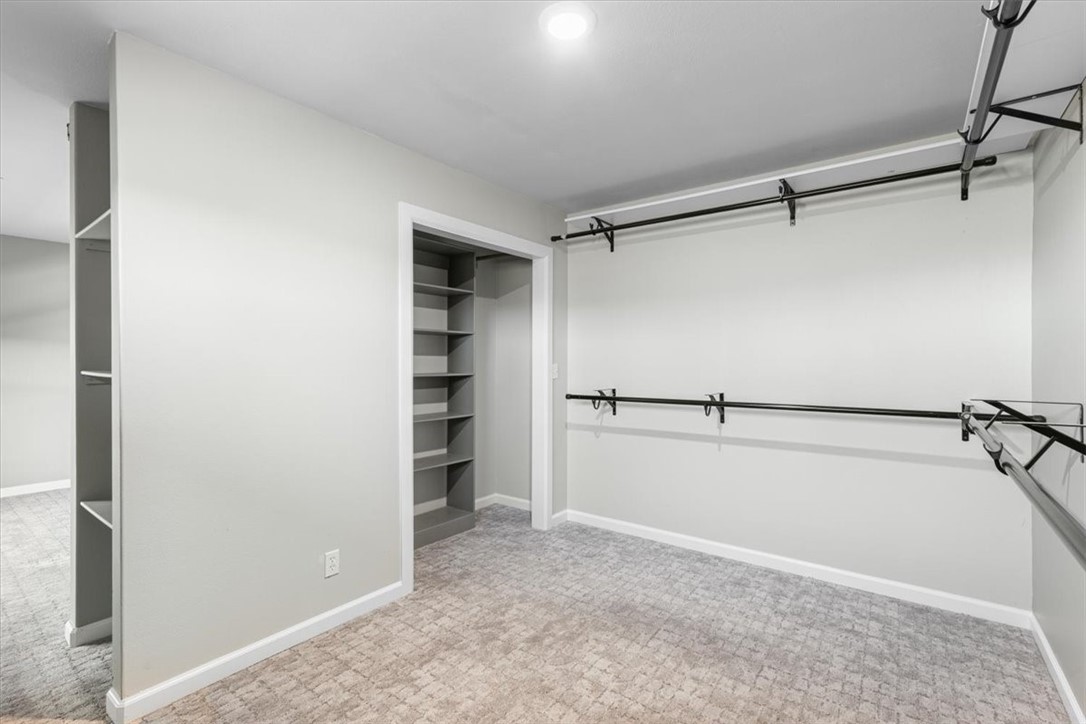 23513 Lakeview Terrace