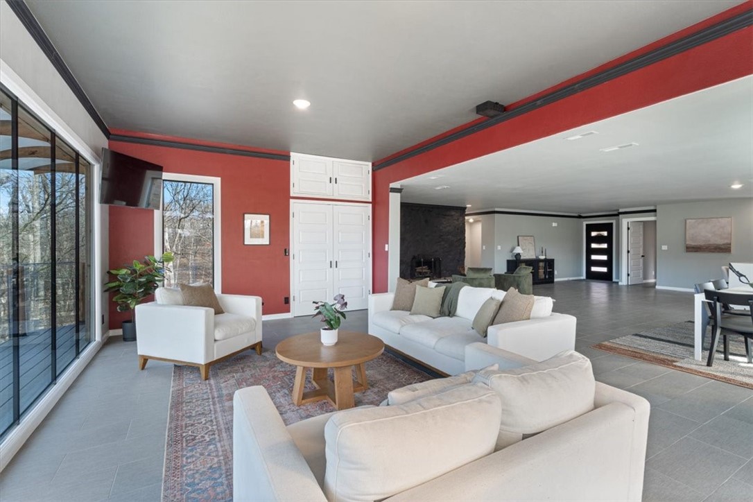 23513 Lakeview Terrace