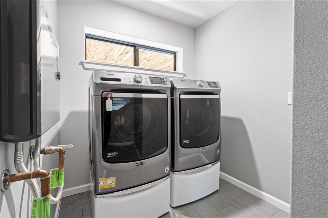 23513 Lakeview Terrace