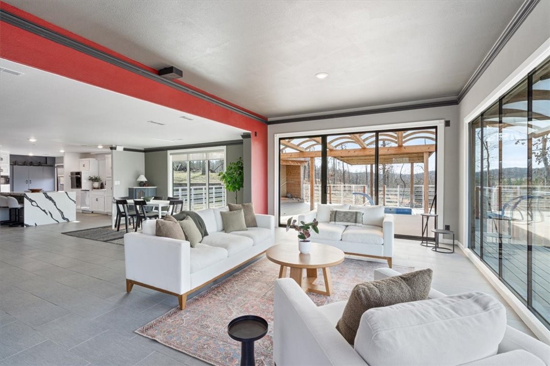 23513 Lakeview Terrace